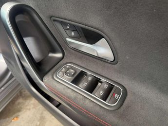 MERCEDES-BENZ A-CLASS 1.3 A 200 AMG Line Executive Auto 5dr
