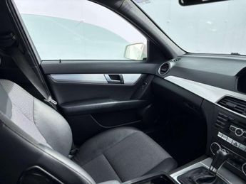 Mercedes-Benz C-CLASS 2.1 C220 Sport CDi BlueEfficiency Auto 5dr