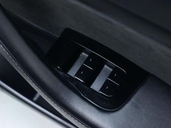 TESLA MODEL 3 (Dual Motor) Long Range Saloon 4dr Electric Auto 4WDE (346 ps)