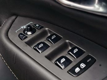 VOLVO XC90 2.0 XC90 + B5 MHEV AWD Auto 4WD 5dr