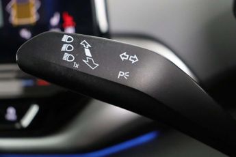 Volkswagen ID.4 Pro 77kWh Life SUV 5dr Electric Auto (174 ps)