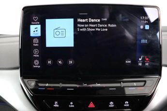 Volkswagen ID.4 Pro 77kWh Life SUV 5dr Electric Auto (174 ps)
