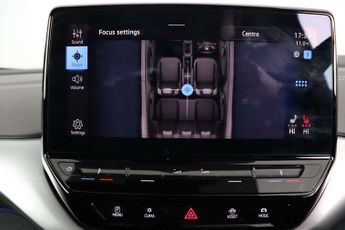 Volkswagen ID.4 Pro 77kWh Life SUV 5dr Electric Auto (174 ps)