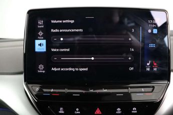 Volkswagen ID.4 Pro 77kWh Life SUV 5dr Electric Auto (174 ps)