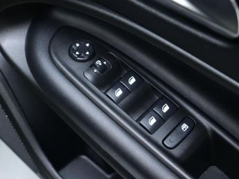 JEEP Avenger 1.2 e-Hybrid Summit SUV 5dr Petrol Hybrid e-DCT Euro 6 (s/s) (10