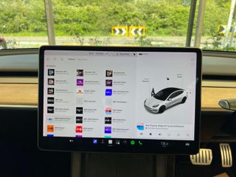 TESLA MODEL 3 Model 3 Performance AWD 4WD 4dr