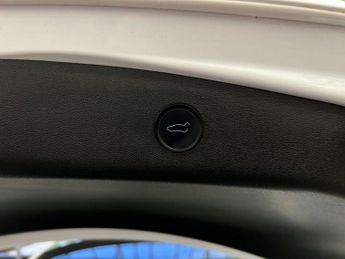 TESLA MODEL 3 Model 3 Performance AWD 4WD 4dr