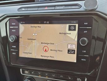Volkswagen PASSAT 2.0 Passat R-Line TDI Semi-Auto 5dr