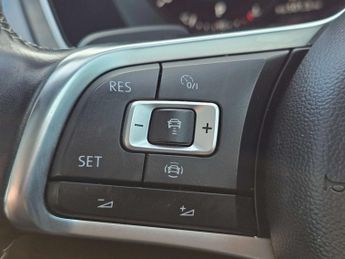 Volkswagen PASSAT 2.0 Passat R-Line TDI Semi-Auto 5dr