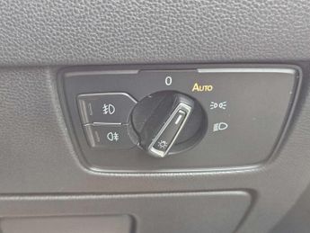 Volkswagen PASSAT 2.0 Passat R-Line TDI Semi-Auto 5dr