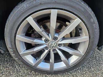 Volkswagen PASSAT 2.0 Passat R-Line TDI Semi-Auto 5dr