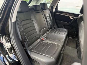 VOLKSWAGEN TOUAREG 3.0 Touareg V6 SEL TDI Auto 4WD 5dr