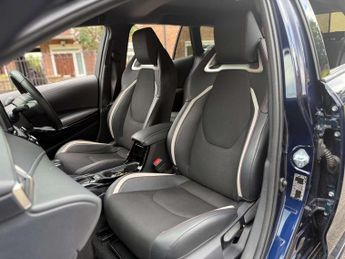 TOYOTA COROLLA 1.8 Corolla GR Sport HEV CVT 5dr
