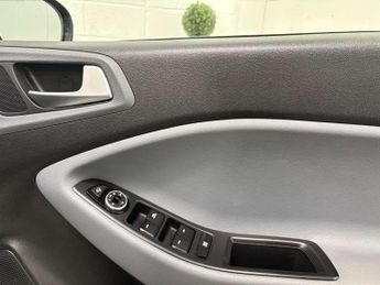 Hyundai i20 1.4 Premium Hatchback 5dr Petrol Auto Euro 6 (100 ps)