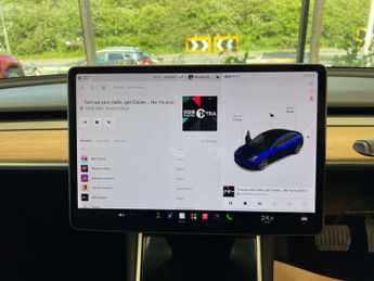 TESLA MODEL 3 Model 3 Long Range AWD 4WD 4dr