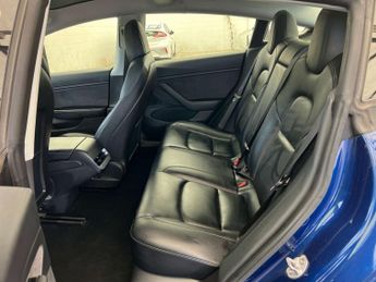 TESLA MODEL 3 Model 3 Long Range AWD 4WD 4dr