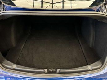 TESLA MODEL 3 Model 3 Long Range AWD 4WD 4dr