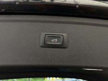 AUDI Q5 2.0 Q5 S Line TDI Quattro Semi-Auto 4WD 5dr