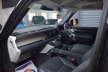Land Rover DEFENDER 3.0 Defender Hard Top SE D MHEV Auto 4WD 5dr