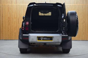 Land Rover DEFENDER 3.0 Defender Hard Top SE D MHEV Auto 4WD 5dr