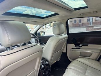JAGUAR XJ 3.0 XJ Portfolio V6 D Auto 4dr