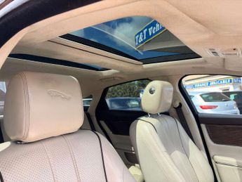 JAGUAR XJ 3.0 XJ Portfolio V6 D Auto 4dr