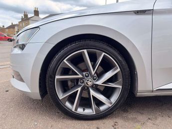 SKODA SUPERB 2.0 Superb Sportline TDI Semi-Auto 5dr