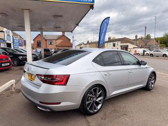 SKODA SUPERB 2.0 Superb Sportline TDI Semi-Auto 5dr
