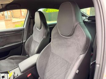 SKODA SUPERB 2.0 Superb Sportline TDI Semi-Auto 5dr