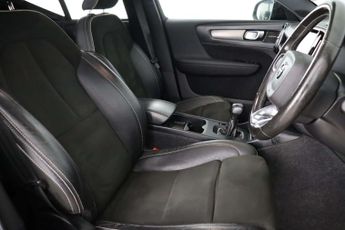 Volvo XC40 1.5 T3 R-Design Pro SUV 5dr Petrol Manual Euro 6 (s/s) (163 ps)
