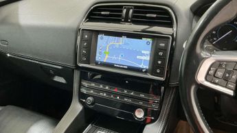 Jaguar F-PACE 2.0 F-PACE R-Sport AWD D Auto 4WD 5dr