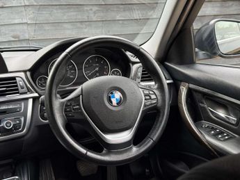 BMW 3 SERIES 2.0 320d Luxury Auto 4dr