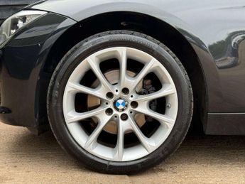 BMW 3 SERIES 2.0 320d Luxury Auto 4dr