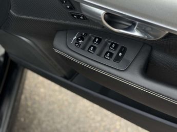 VOLVO S90 2.0 S90 R-Design T8 Recharge AWD Auto 4WD 4dr