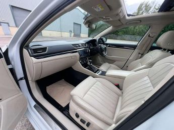 SKODA SUPERB 2.0 Superb Laurin & Klement TDI Semi-Automatic 5dr *NATIONAL DEL