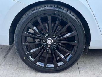 SKODA SUPERB 2.0 Superb Laurin & Klement TDI Semi-Automatic 5dr *NATIONAL DEL
