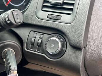 VAUXHALL INSIGNIA 1.6 Insignia Design Nav CDTi Automatic 5dr *NATIONAL DELIVERY*