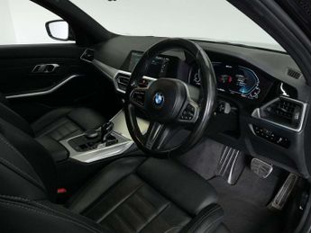 BMW 3 Series 2.0 330e xDrive M Sport Auto 4WD 5dr