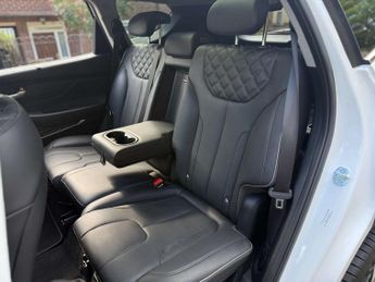 HYUNDAI SANTA FE 1.6 Santa Fe Ultimate HEV Auto 4WD 5dr