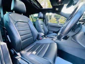 VOLKSWAGEN GOLF 1.4 Golf GTE Advance Semi-Auto 5dr