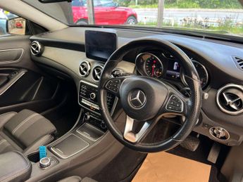MERCEDES-BENZ GLA 1.6 GLA 180 Urban Edition Auto 5dr