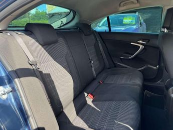 VAUXHALL INSIGNIA 2.0 Insignia SRi Nav CDTi Auto 5dr