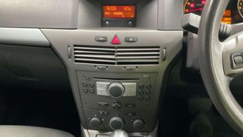 VAUXHALL ASTRA 1.8i 16v Club Hatchback 5dr Petrol Automatic (197 g/km, 123 bhp)