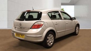 VAUXHALL ASTRA 1.8i 16v Club Hatchback 5dr Petrol Automatic (197 g/km, 123 bhp)