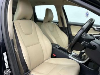 VOLVO XC60 2.4 XC60 SE Luxury Nav D5 AWD Auto 4WD 5dr
