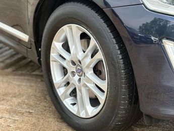 VOLVO XC60 2.4 XC60 SE Luxury Nav D5 AWD Auto 4WD 5dr