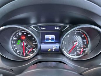 MERCEDES-BENZ A-CLASS 2.1 A 200 D AMG Line Executive Auto 5dr
