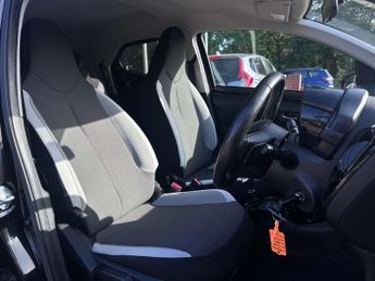 TOYOTA AYGO 1.0 Aygo X-Style VVT-i CVT 5dr