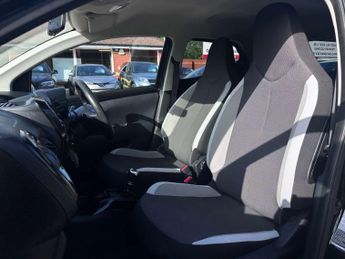 TOYOTA AYGO 1.0 Aygo X-Style VVT-i CVT 5dr
