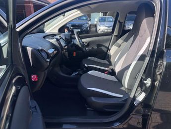 TOYOTA AYGO 1.0 Aygo X-Style VVT-i CVT 5dr
